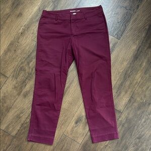 Old Navy Women's Ankle Pants in Burgundy